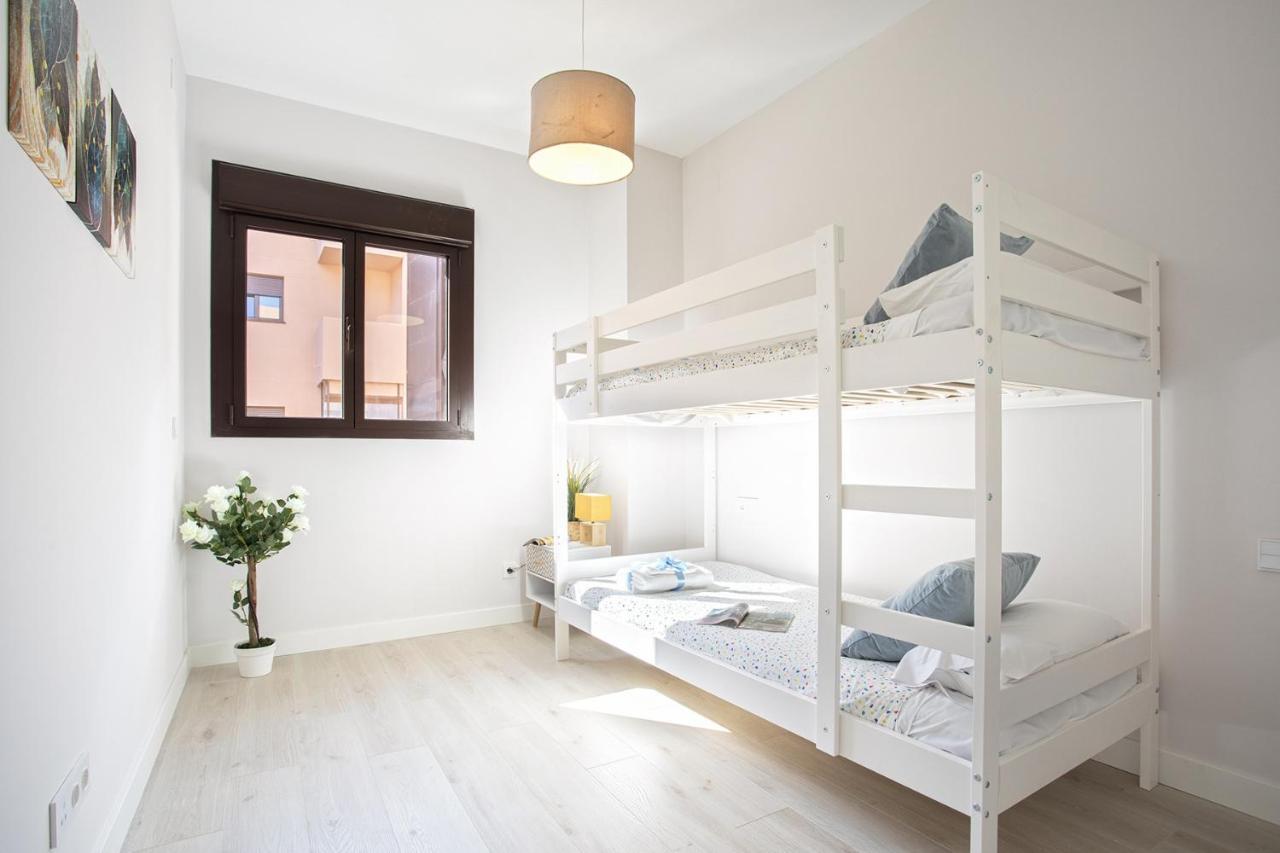 -Malagasunapts-Skygarden Teatinos Pool Playground Buitenkant foto