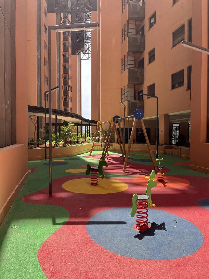 -Malagasunapts-Skygarden Teatinos Pool Playground Buitenkant foto